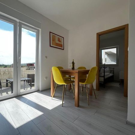 Apartments Petrusic Supetarska Draga Bagian luar foto