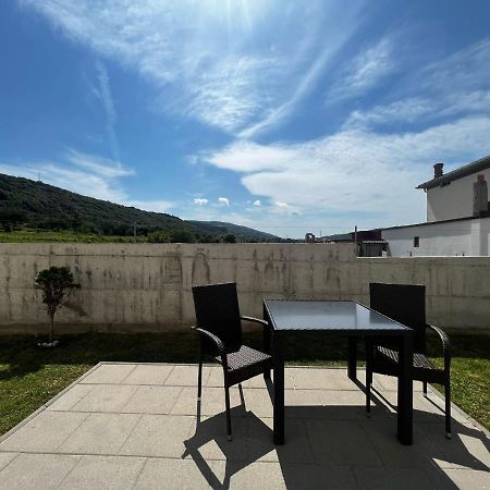 Apartments Petrusic Supetarska Draga Bagian luar foto